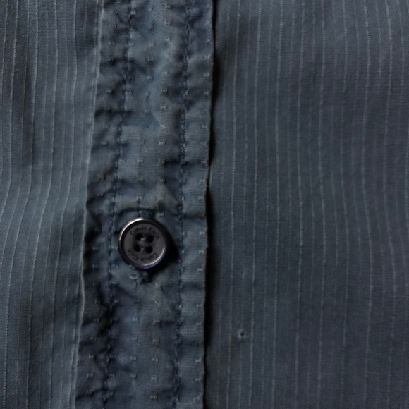 Calvin Klein Casual Button-Down Shirt w/ tab sleev - Picture 7 of 7